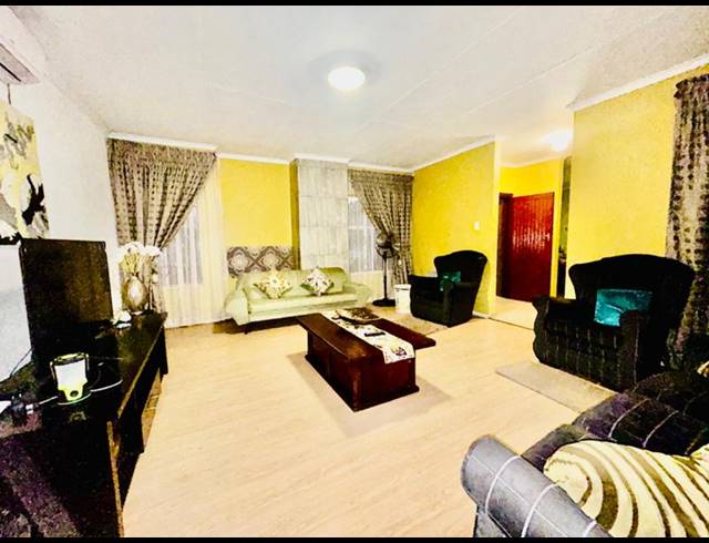 3 BEDROOM HOUSE FOR SALE IN VANDERBIJLPARK CE 4